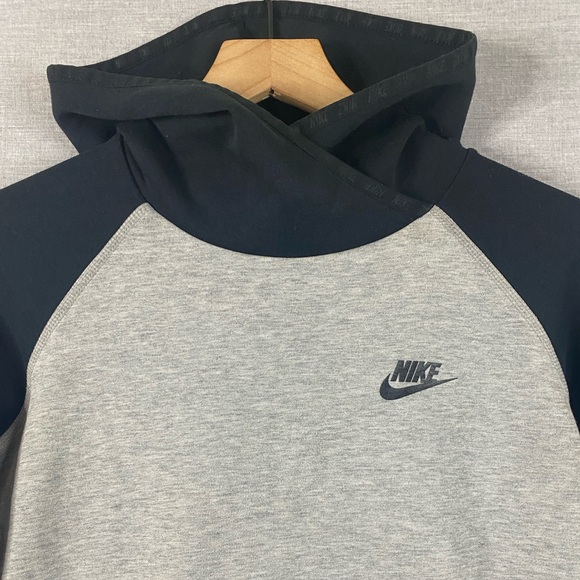 Women’s Nike Tech Fleece
Funnel Hoodie Pullover Sweatshirt Gray & Black Size M - Picture 3 of 10